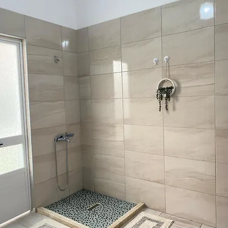 The Red Oasis - Luxury Durrës