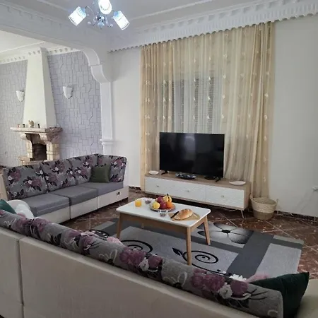The Red Oasis - Luxury *