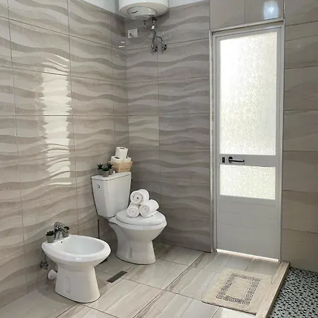 The Red Oasis - Luxury *